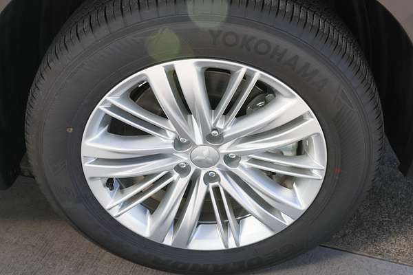 2024 Mitsubishi Outlander ES ZM