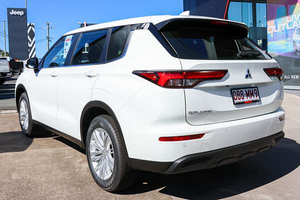 2024 Mitsubishi Outlander ES ZM