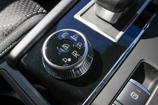 2024 Mitsubishi Outlander ES ZM