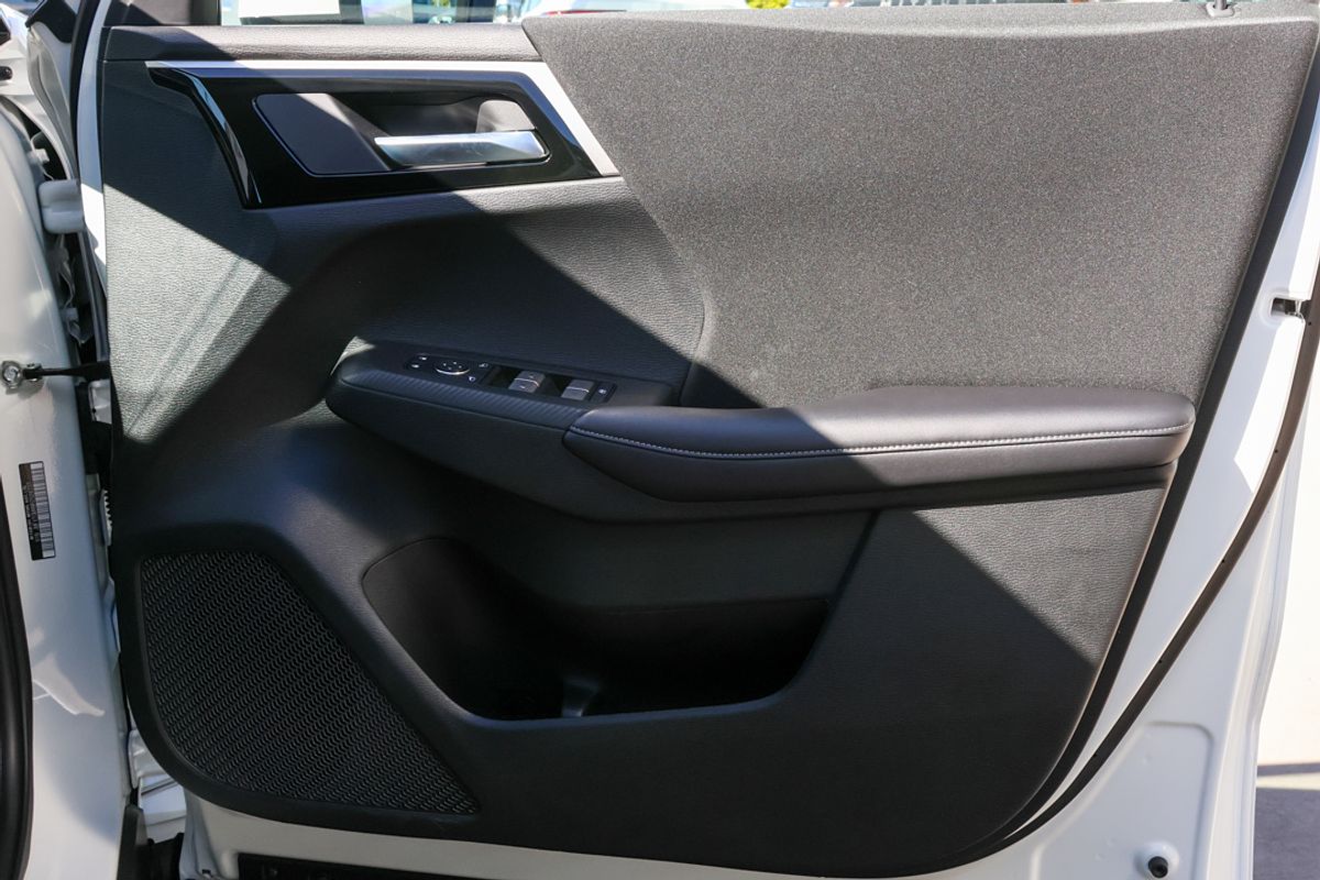 2024 Mitsubishi Outlander ES ZM