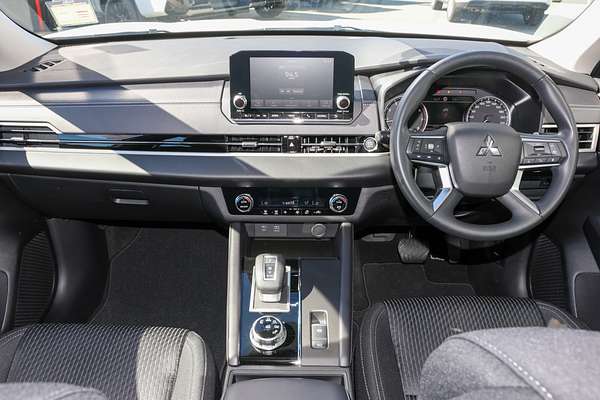 2024 Mitsubishi Outlander ES ZM