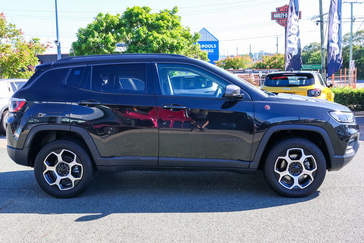 2022 Jeep Compass Trailhawk M6