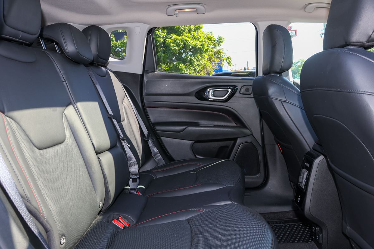 2022 Jeep Compass Trailhawk M6
