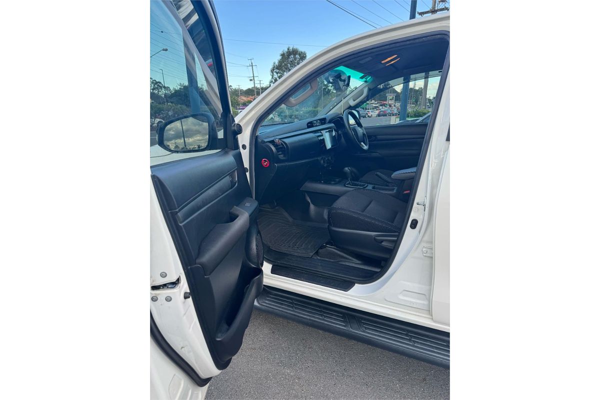 2017 Toyota HILUX SR HI-RIDER GUN136R MY17