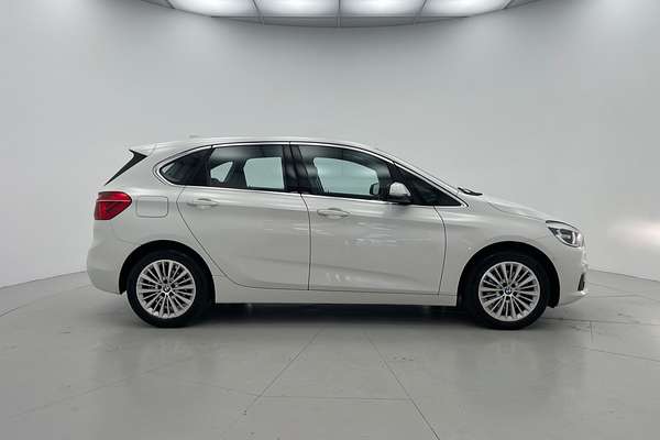 2015 BMW 2 Series 218i Sport Line F45