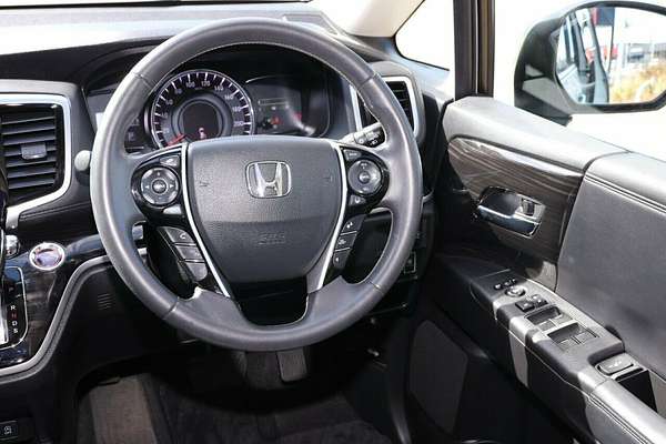 2018 Honda Odyssey VTi-L 5th Gen
