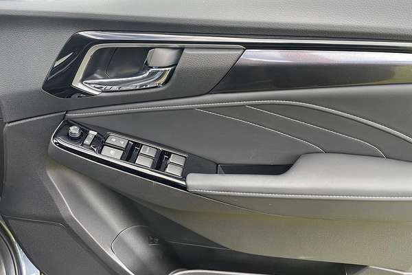 2024 Isuzu MU-X LS-T