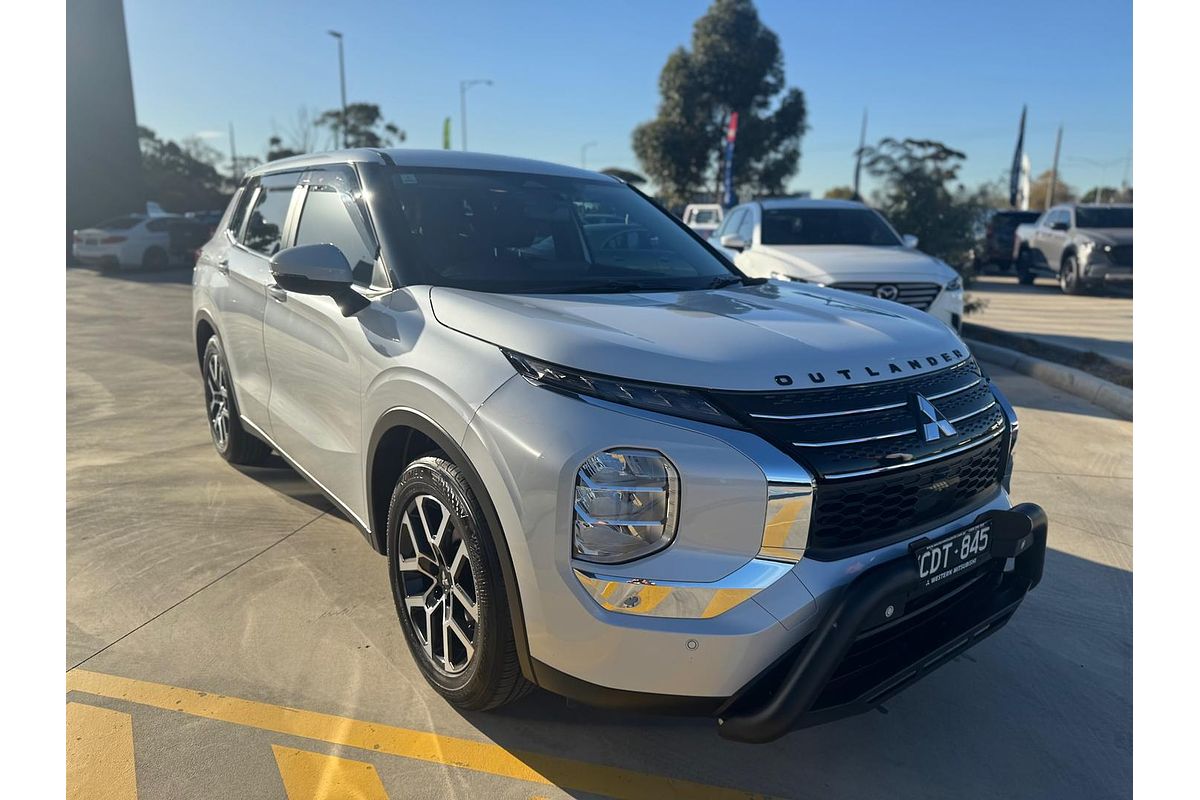 2022 Mitsubishi Outlander ES ZM