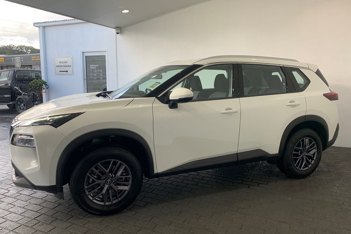 2025 Nissan X-TRAIL ST T33