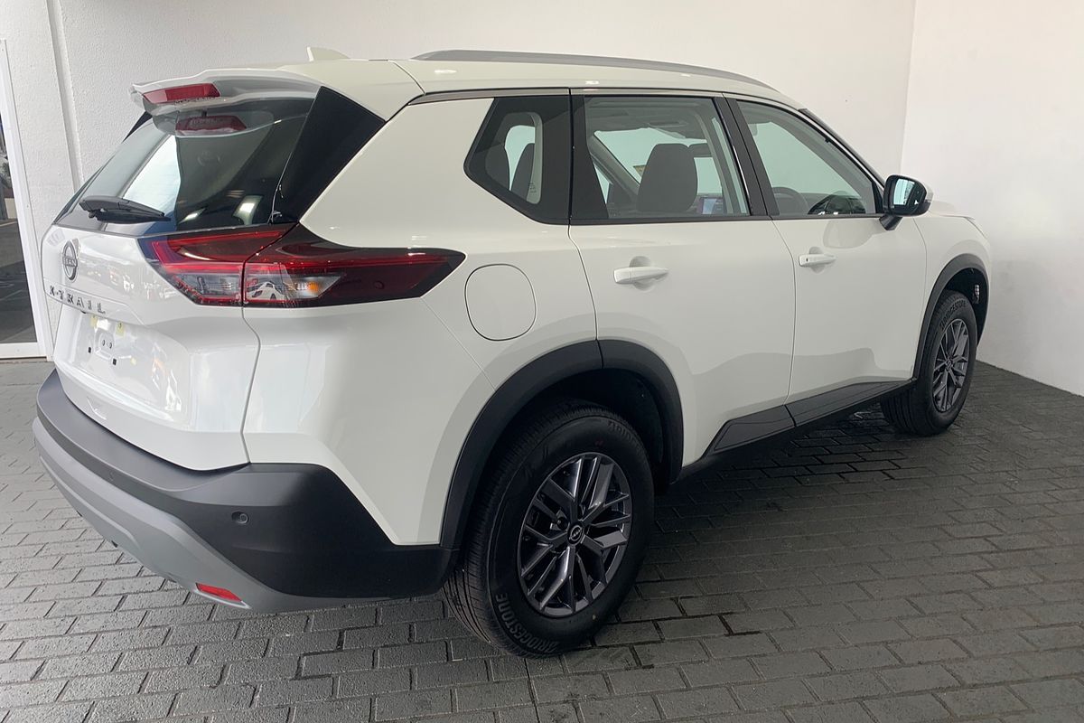 2025 Nissan X-TRAIL ST T33