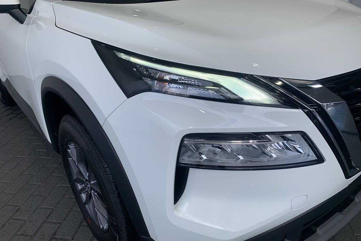 2025 Nissan X-TRAIL ST T33