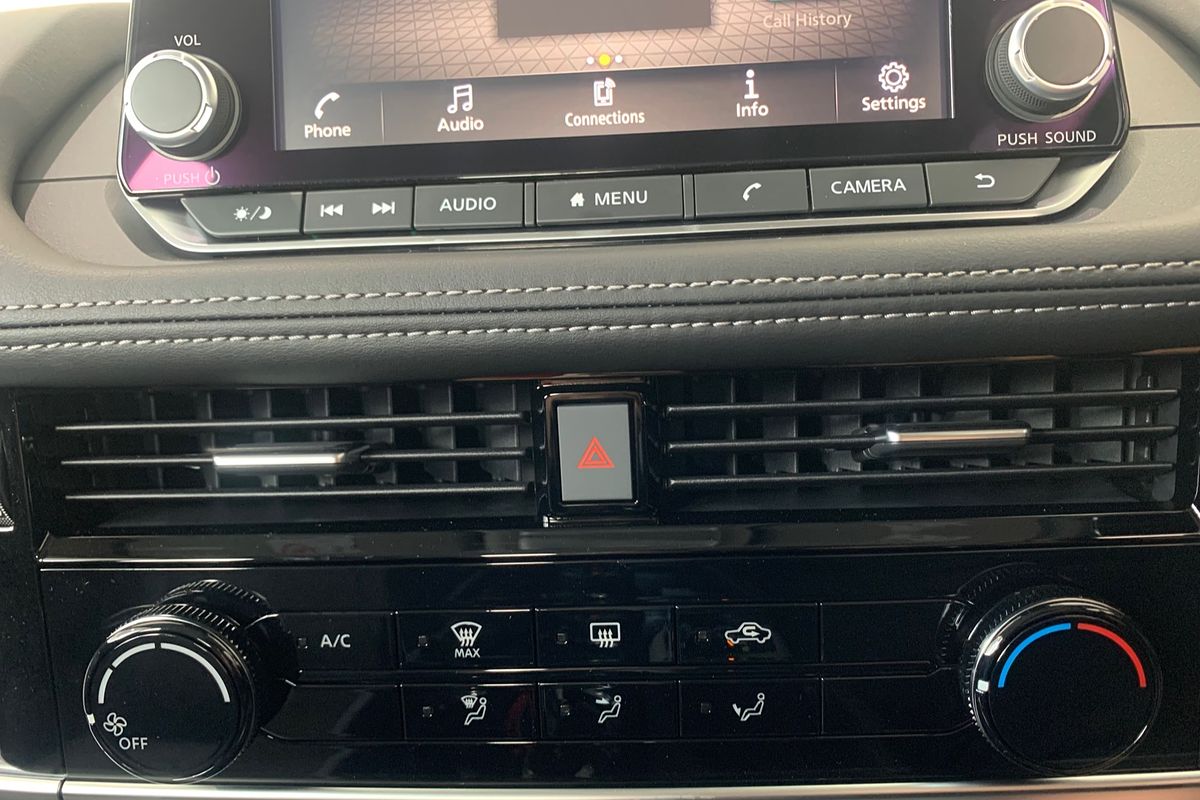 2025 Nissan X-TRAIL ST T33