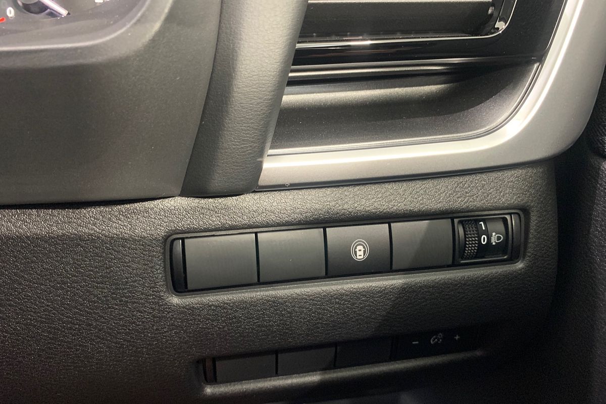 2025 Nissan X-TRAIL ST T33