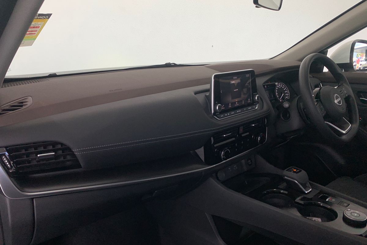2025 Nissan X-TRAIL ST T33