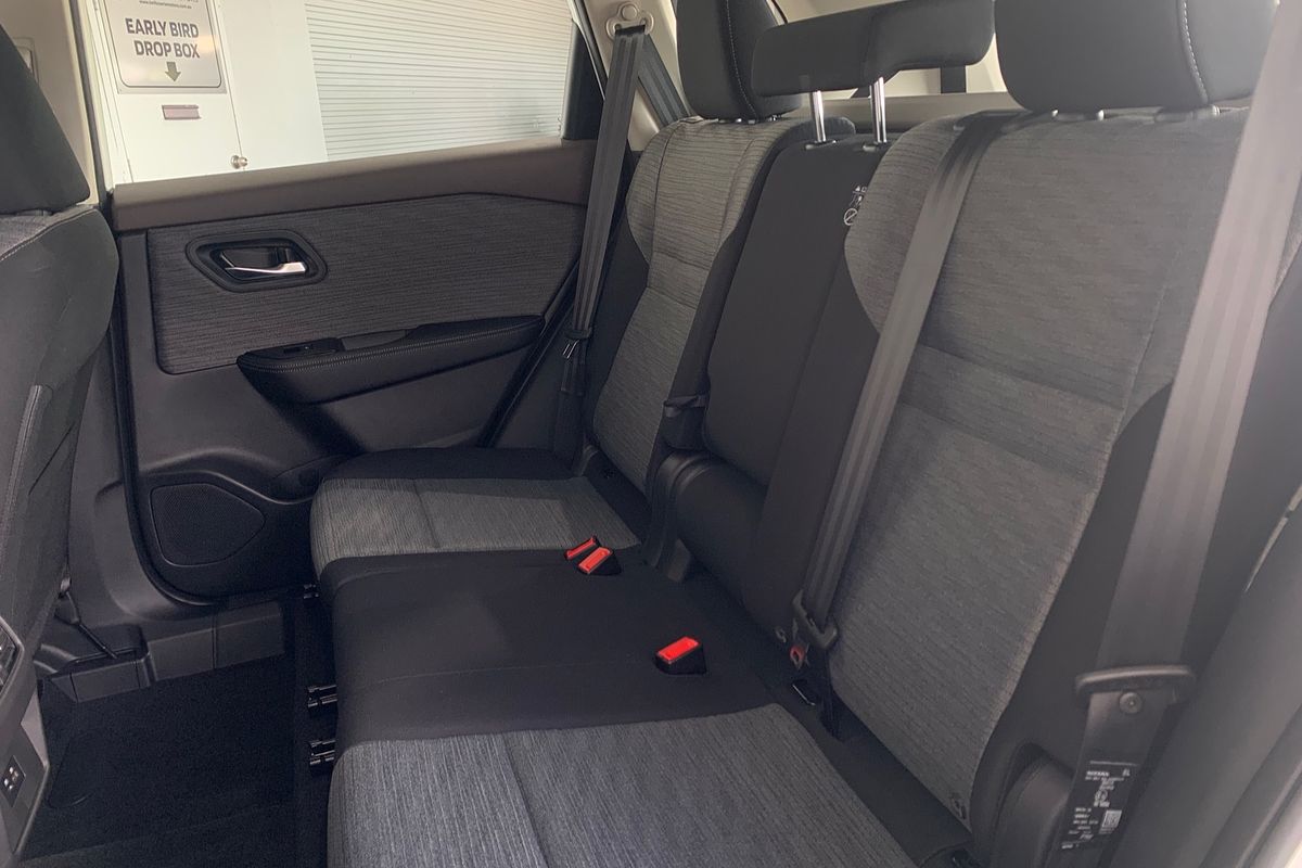 2025 Nissan X-TRAIL ST T33