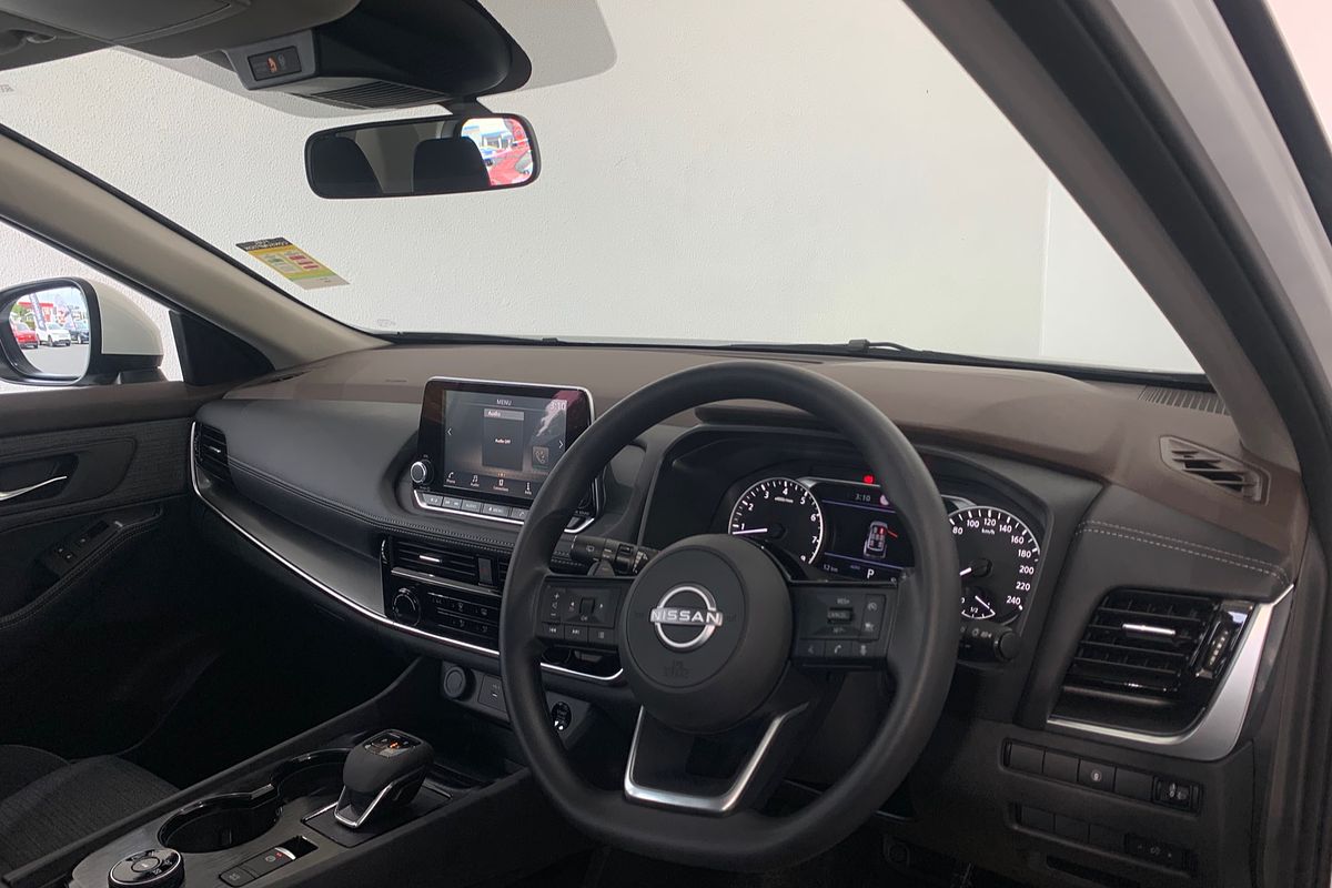2025 Nissan X-TRAIL ST T33