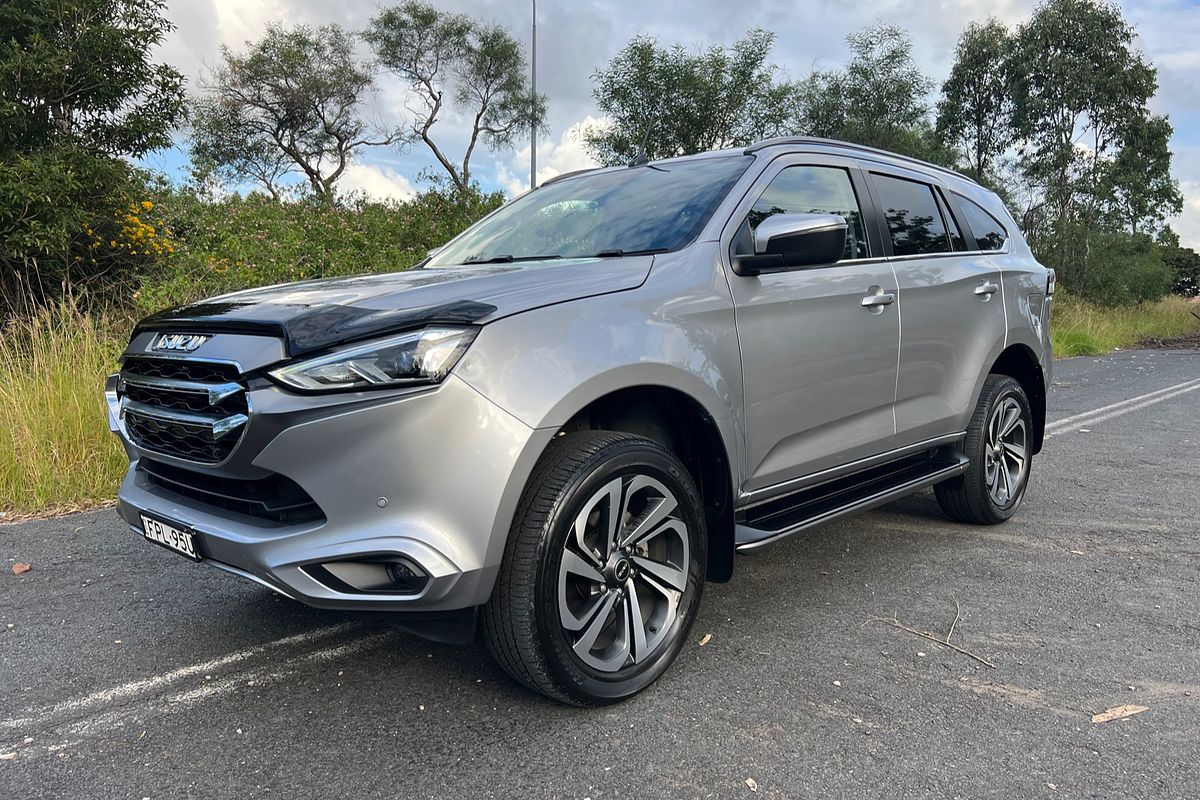 2021 Isuzu MU-X LS-T