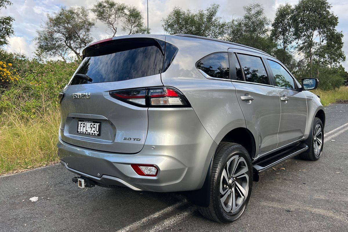 2021 Isuzu MU-X LS-T