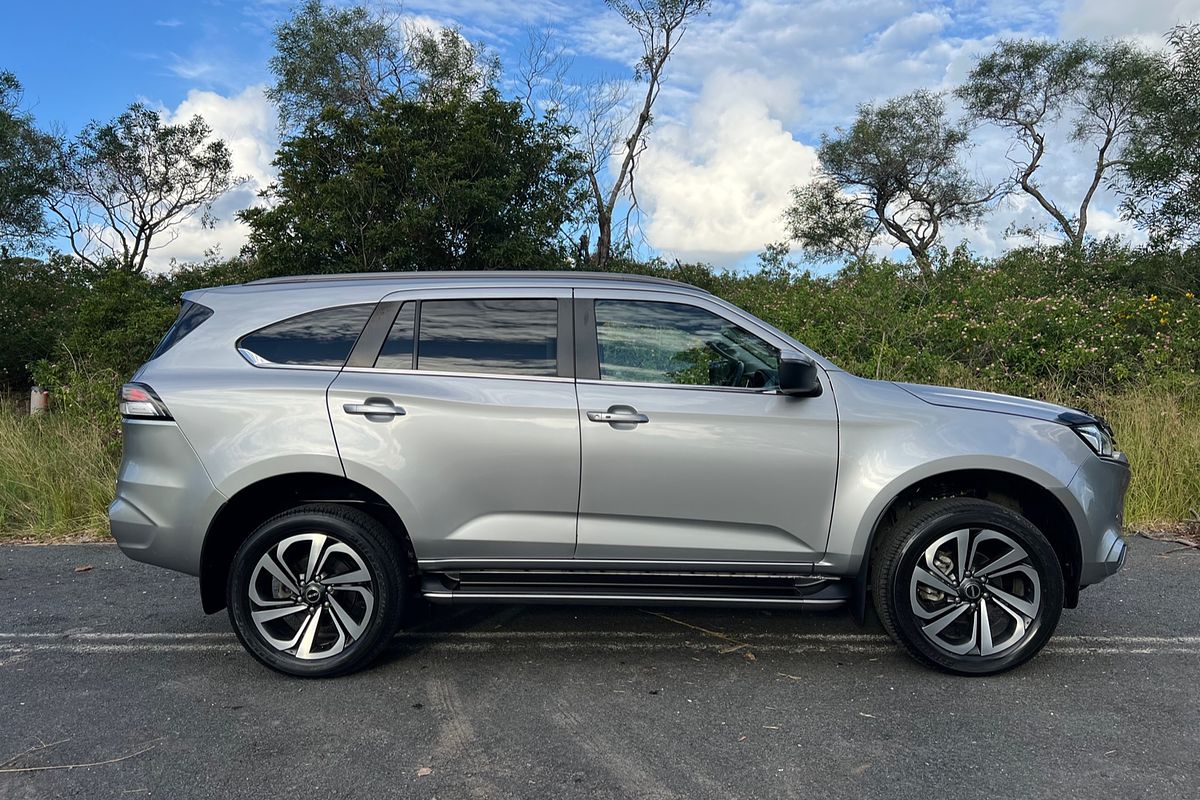 2021 Isuzu MU-X LS-T