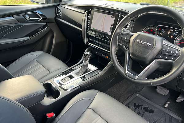2021 Isuzu MU-X LS-T