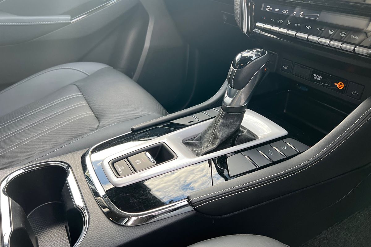 2021 Isuzu MU-X LS-T