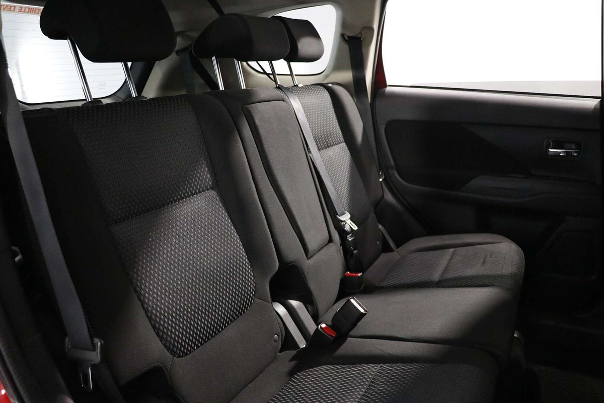2017 Mitsubishi Outlander LS Safety Pack ZK