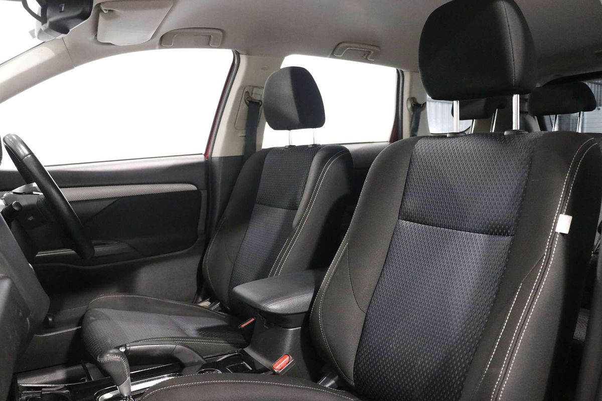 2017 Mitsubishi Outlander LS Safety Pack ZK