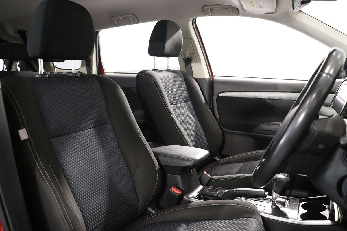 2017 Mitsubishi Outlander LS Safety Pack ZK