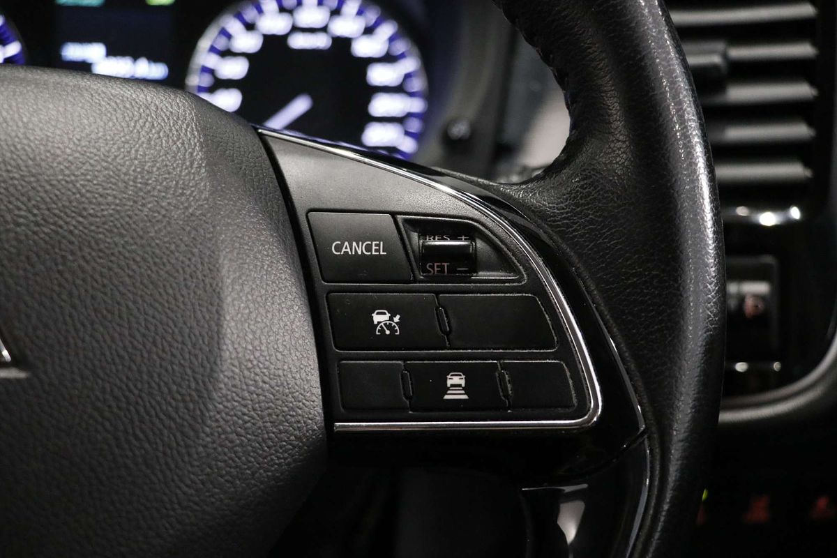 2017 Mitsubishi Outlander LS Safety Pack ZK
