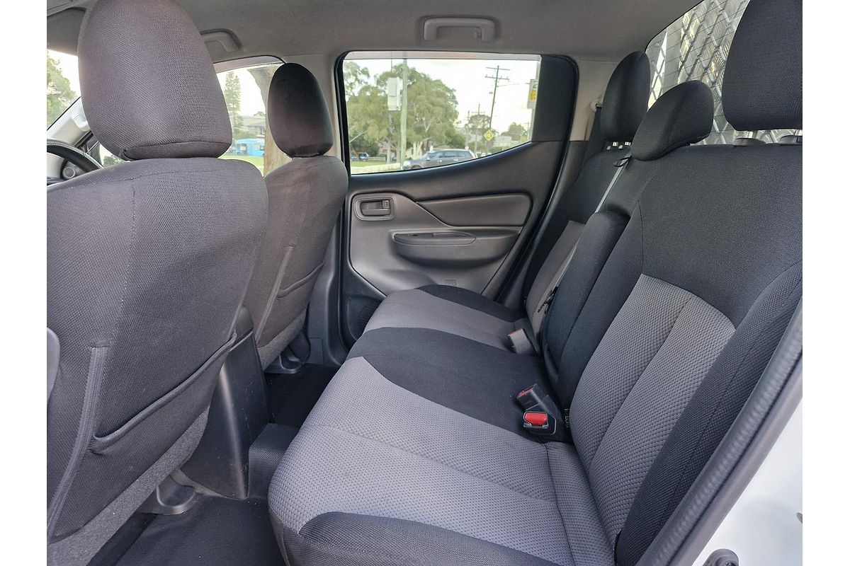 2017 Mitsubishi Triton GLX MQ 4X4