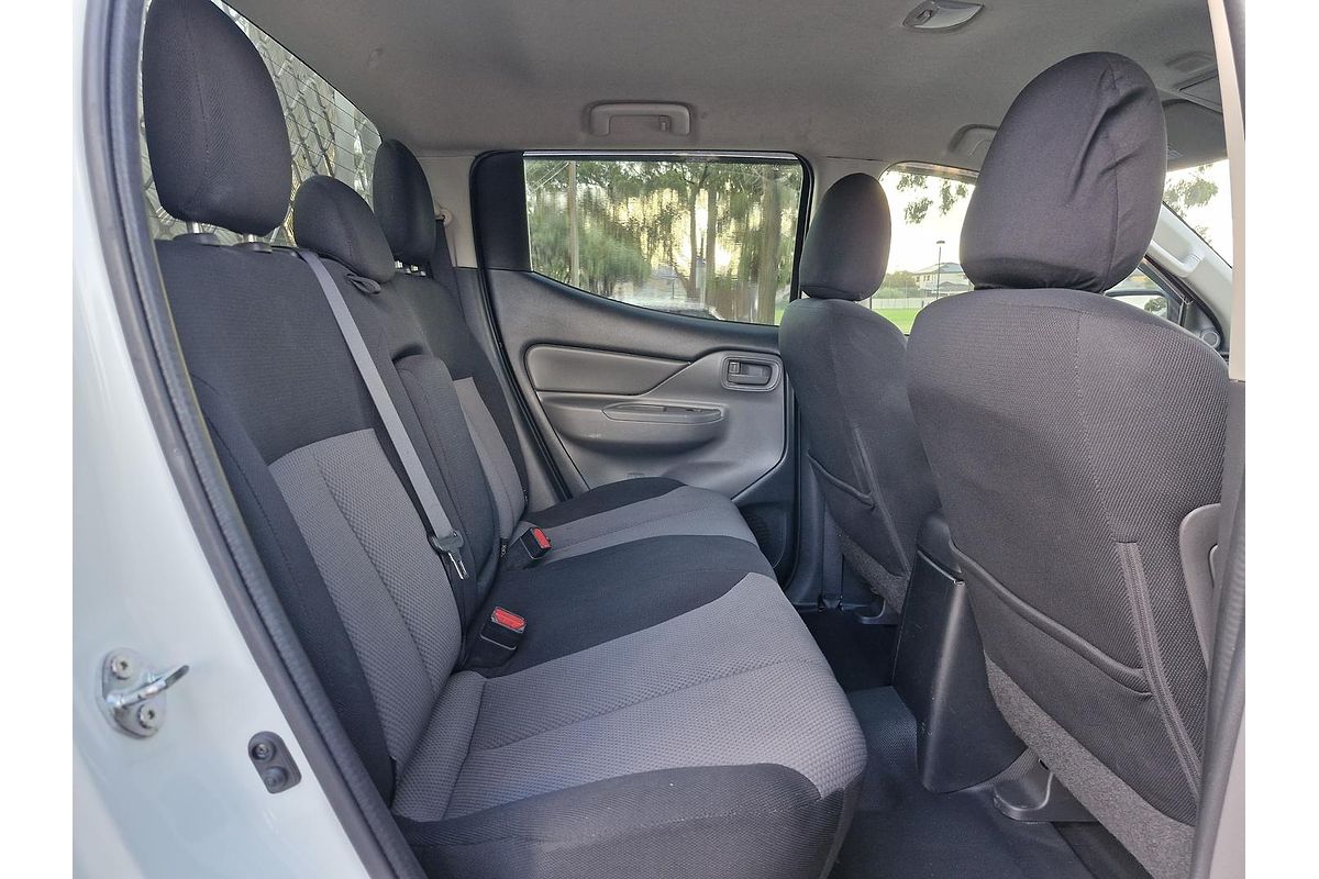 2017 Mitsubishi Triton GLX MQ 4X4