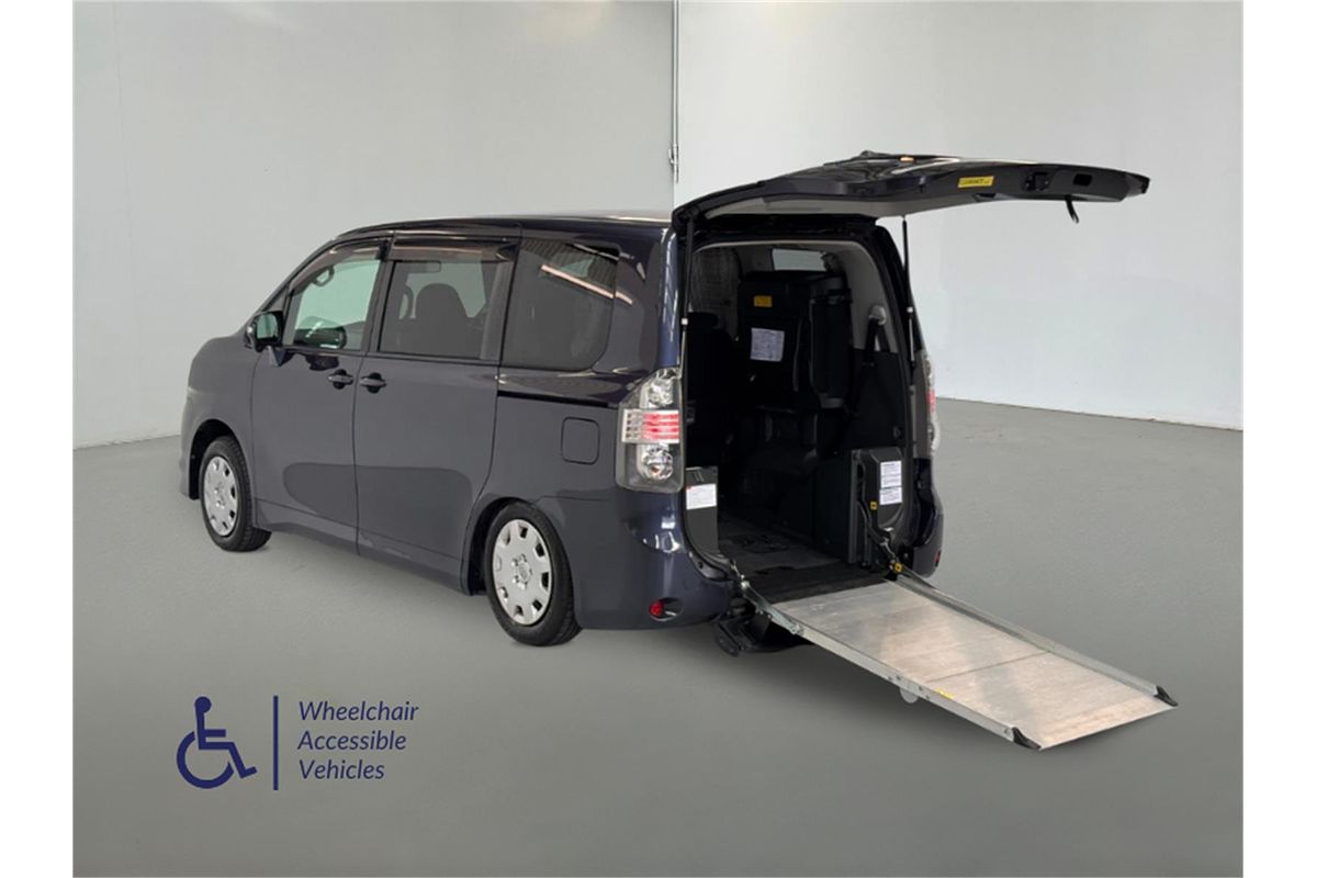 2009 Toyota VOXY WELCAB ZRR70