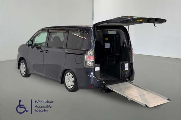 2009 Toyota VOXY WELCAB ZRR70