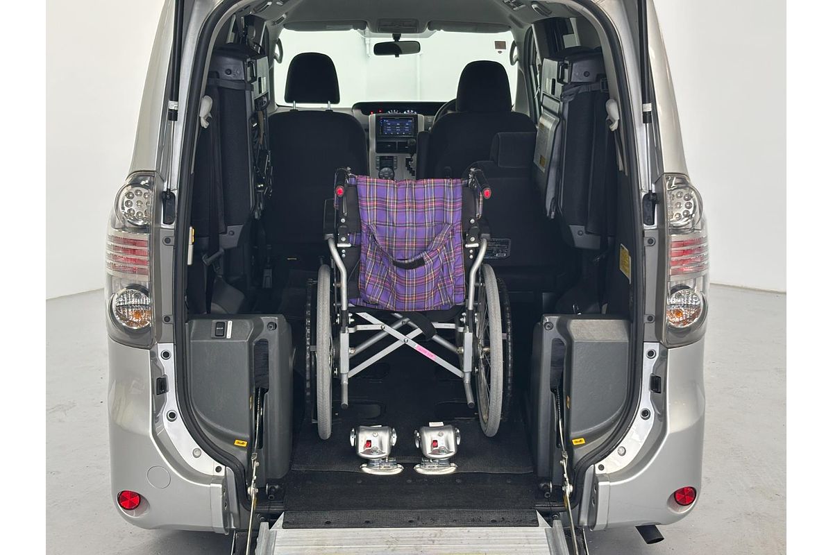 2009 Toyota Voxy Welcab (Slope Type 1)