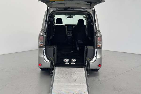 2009 Toyota Voxy Welcab (Slope Type 1)