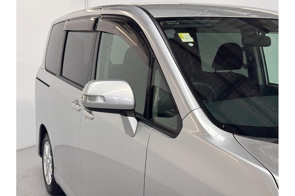 2009 Toyota Voxy Welcab (Slope Type 1)