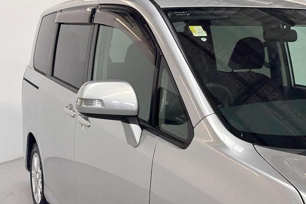 2009 Toyota Voxy Welcab (Slope Type 1)