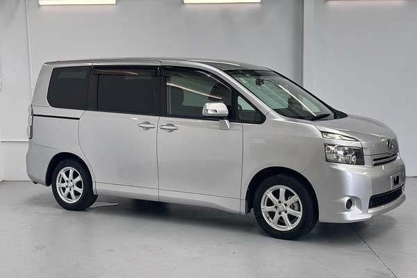2009 Toyota Voxy Welcab (Slope Type 1)