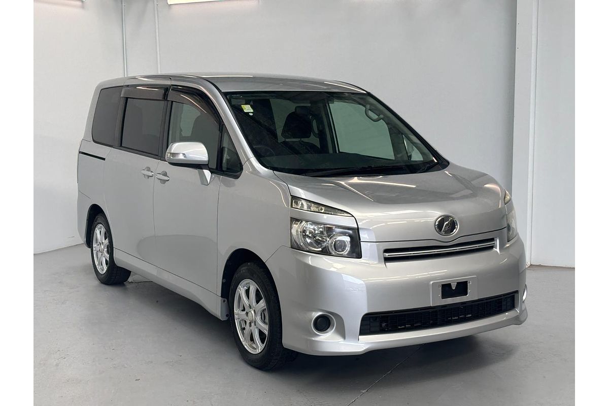 2009 Toyota Voxy Welcab (Slope Type 1)