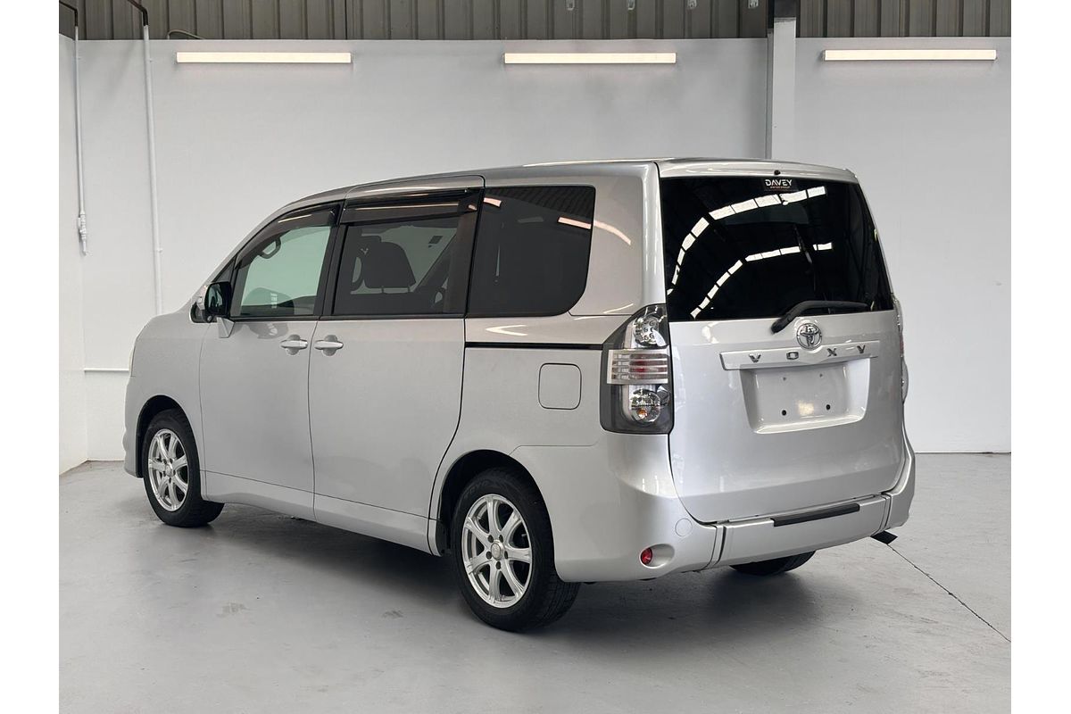 2009 Toyota Voxy Welcab (Slope Type 1)