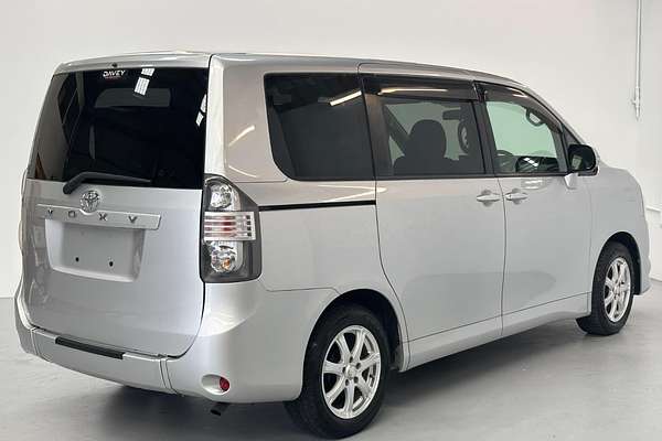 2009 Toyota Voxy Welcab (Slope Type 1)