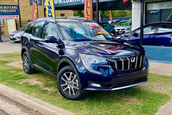 2023 Mahindra XUV700 AX7L