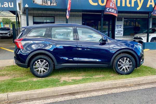 2023 Mahindra XUV700 AX7L