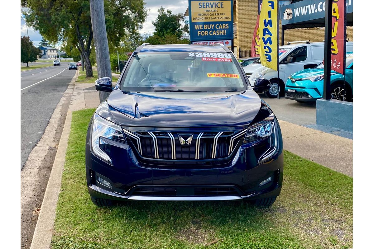 2023 Mahindra XUV700 AX7L