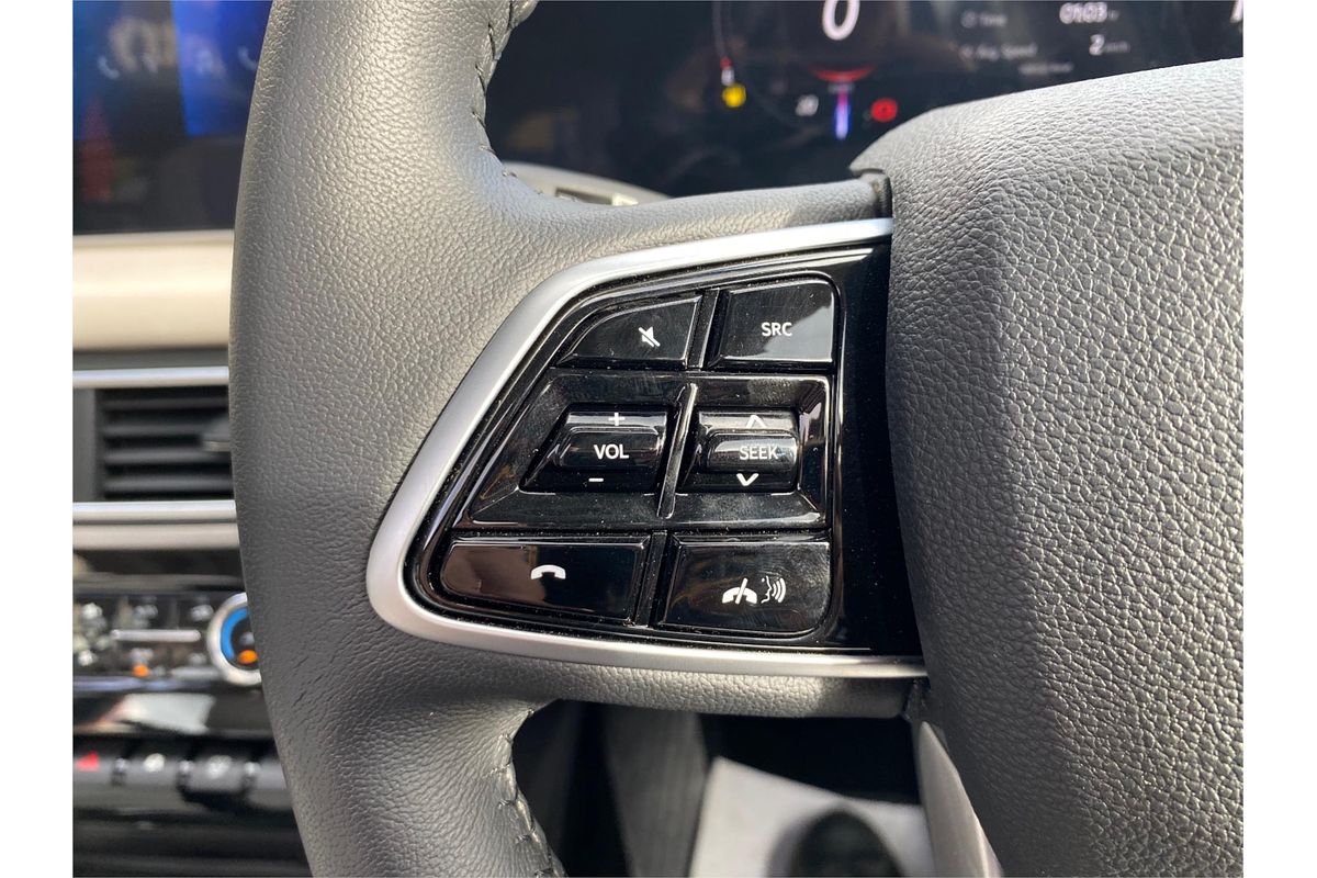 2023 Mahindra XUV700 AX7L
