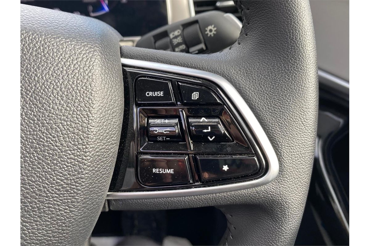 2023 Mahindra XUV700 AX7L