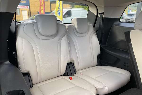 2023 Mahindra XUV700 AX7L