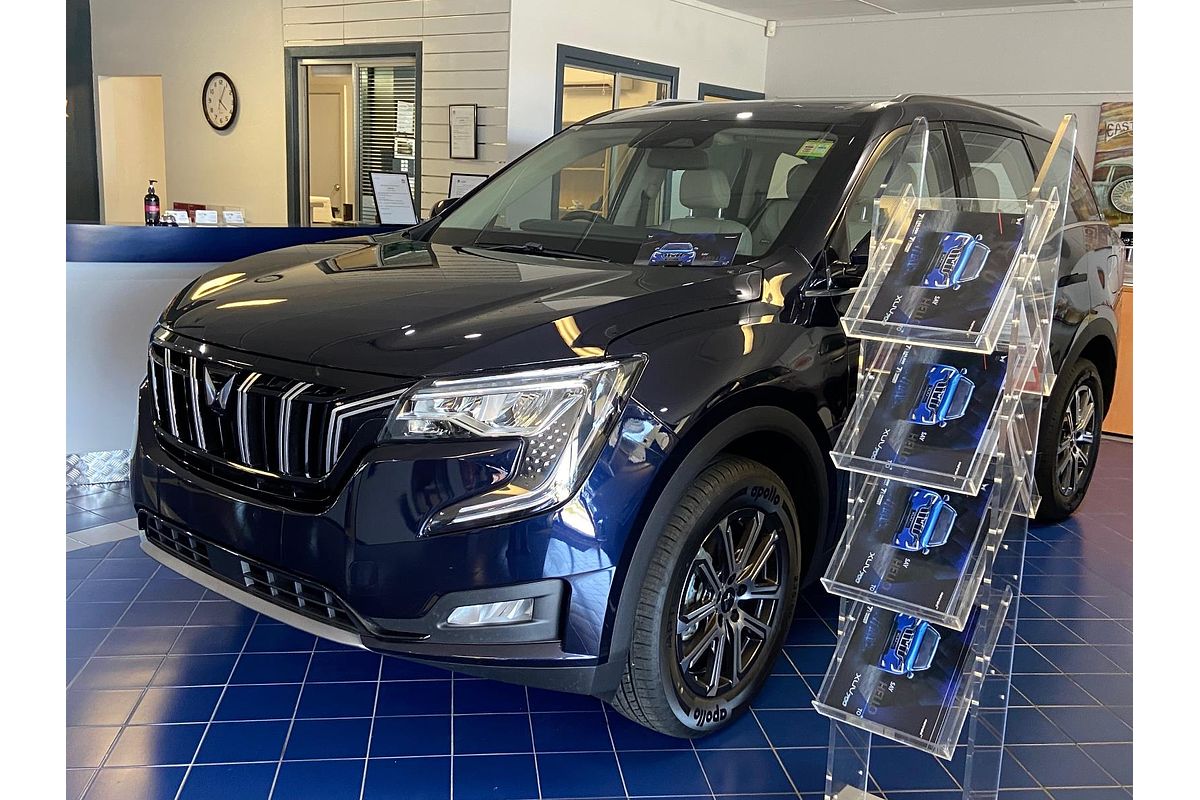 2023 Mahindra XUV700 AX7L