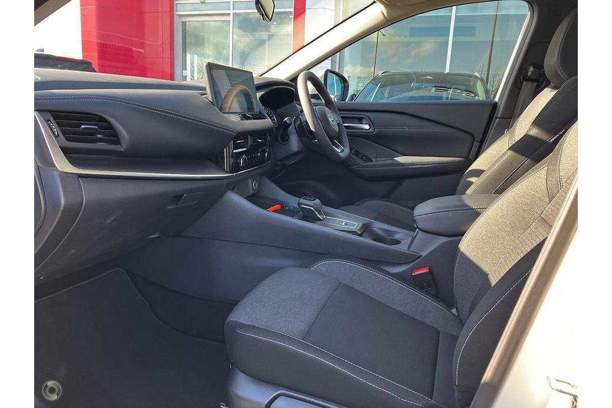 2024 Nissan QASHQAI ST+ J12