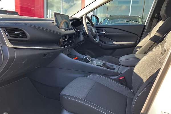 2024 Nissan QASHQAI ST+ J12